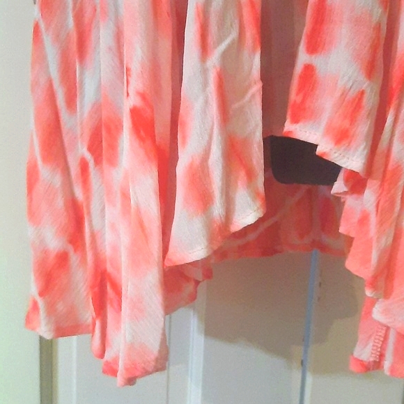 Tie-Dye Sleeveless Top - Brand: Nu Label - Women's Size Medium - Picture 4 of 6